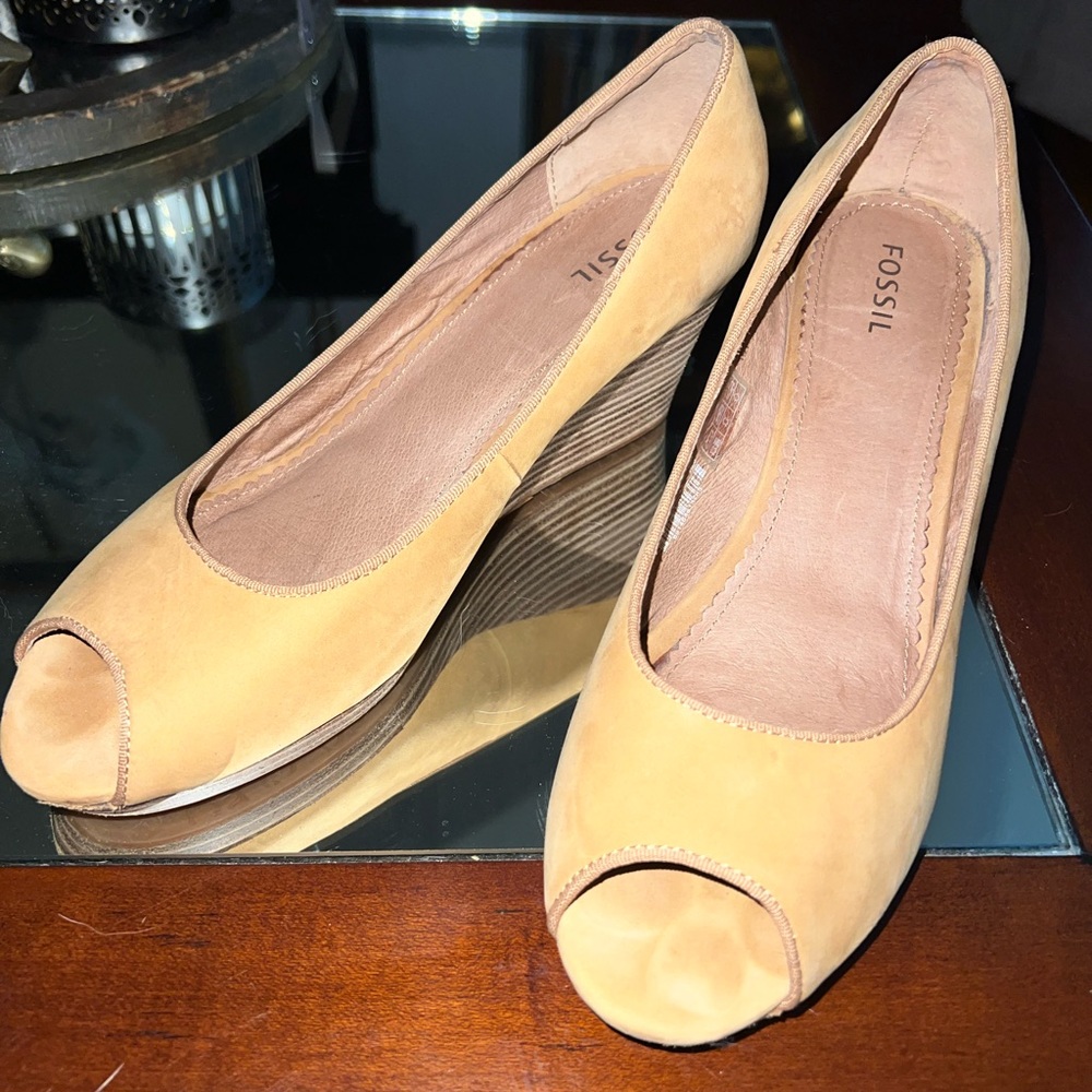 Fossil - Camel/Tan Genuine Suede Peep-toe Wedges - Sz 10 EUC